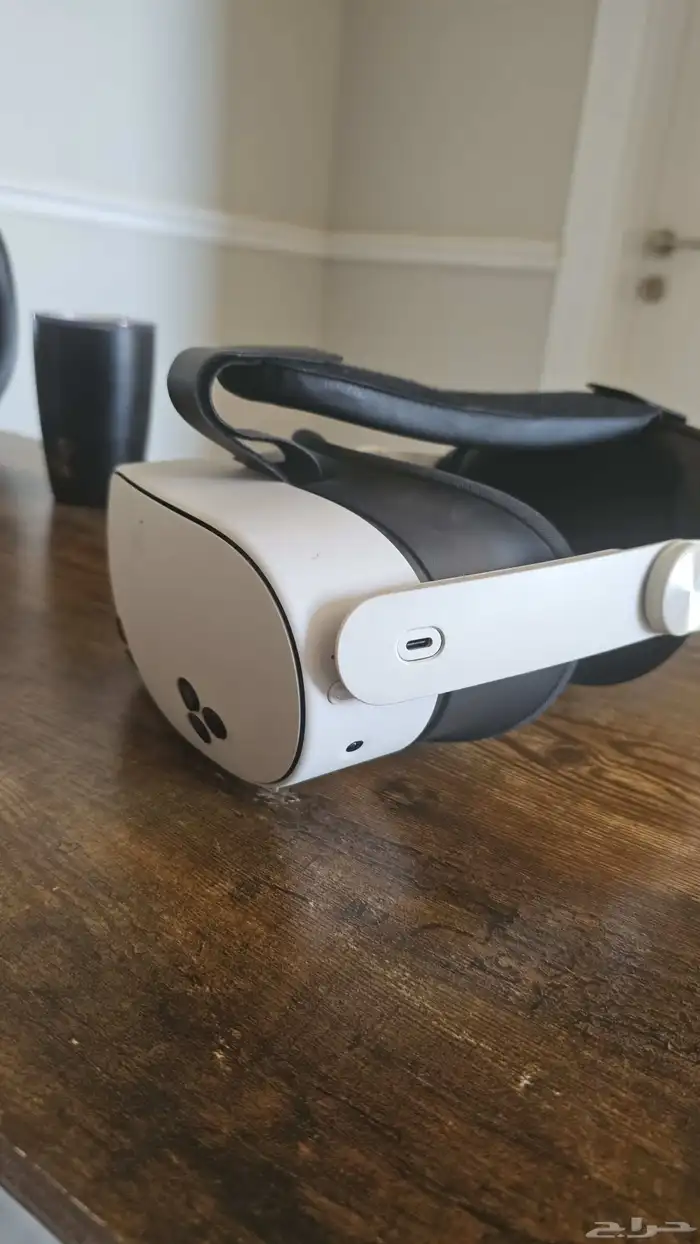 نظارة Meta quest 3s مع ستراب حقها و يداد كاملة بسعر 950 ريال 4