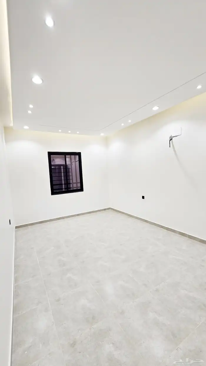 للبيع شقه دور ثاني مع سطح مستقل المصعد شغال بسعر 520الف 8