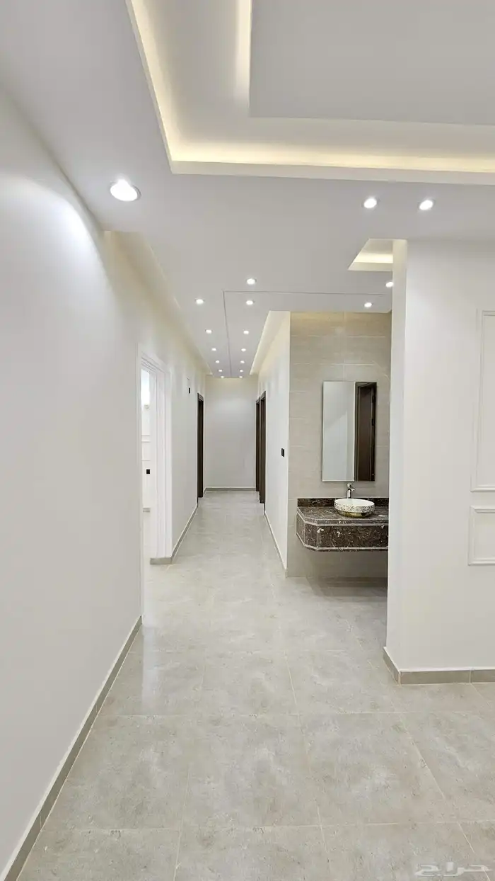 للبيع شقه دور ثاني مع سطح مستقل المصعد شغال بسعر 520الف 12