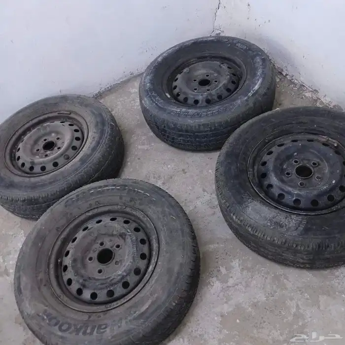 للبيع جنوط هايلكس موديل 2012 حقه الوكاله كويس 0