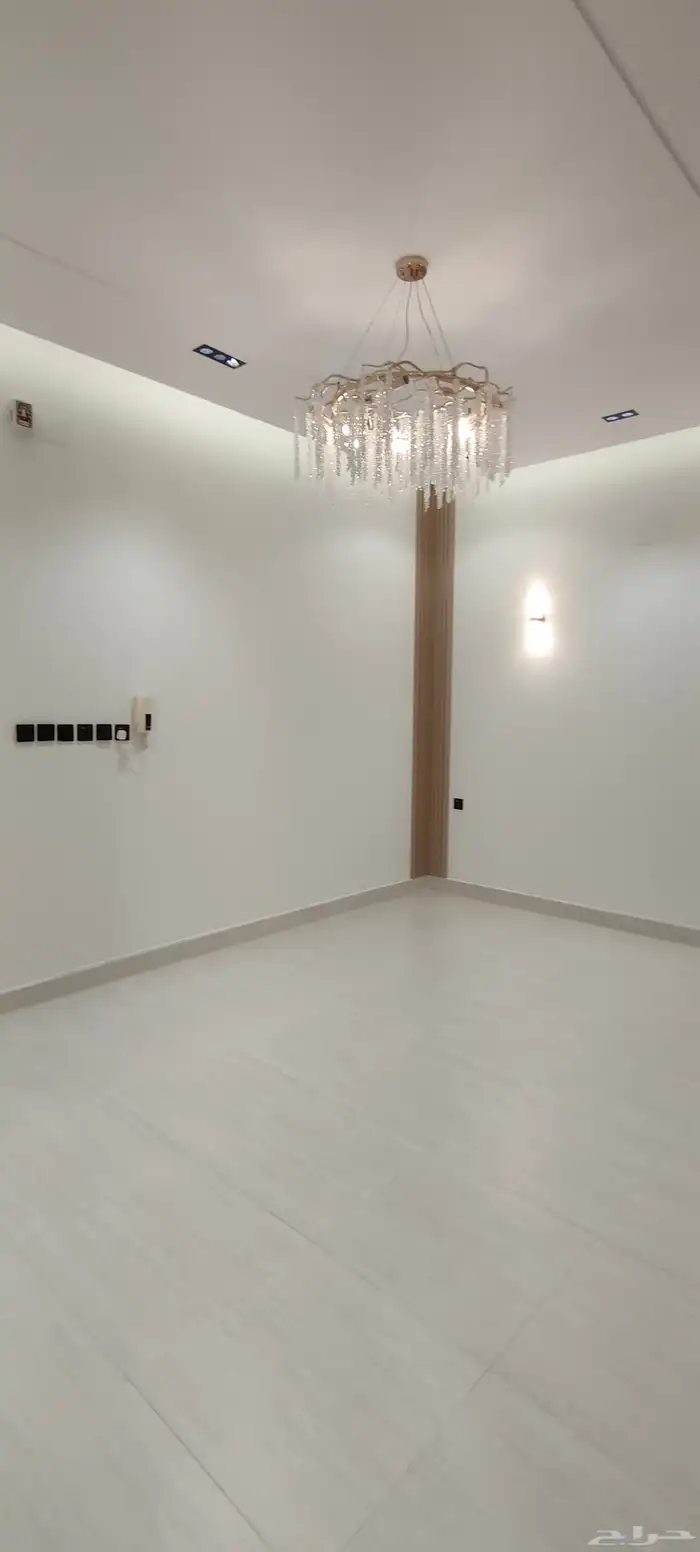 للبيع شقق ارضية وعلويه موقع مميز بحي الموظفين 5