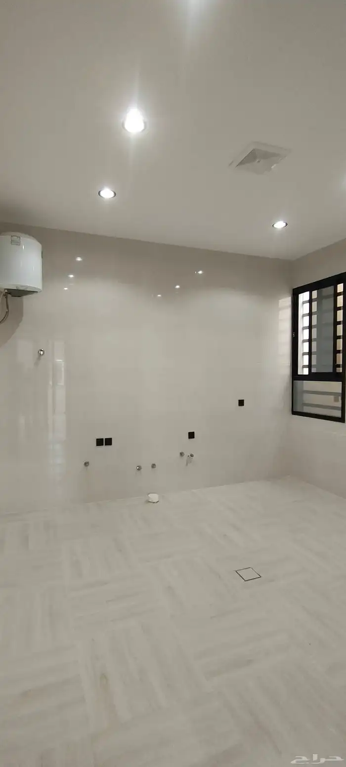 للبيع شقق ارضية وعلويه موقع مميز بحي الموظفين 10