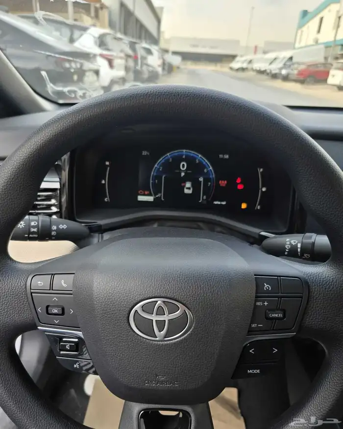 تويوتا كامرى E 2025 7