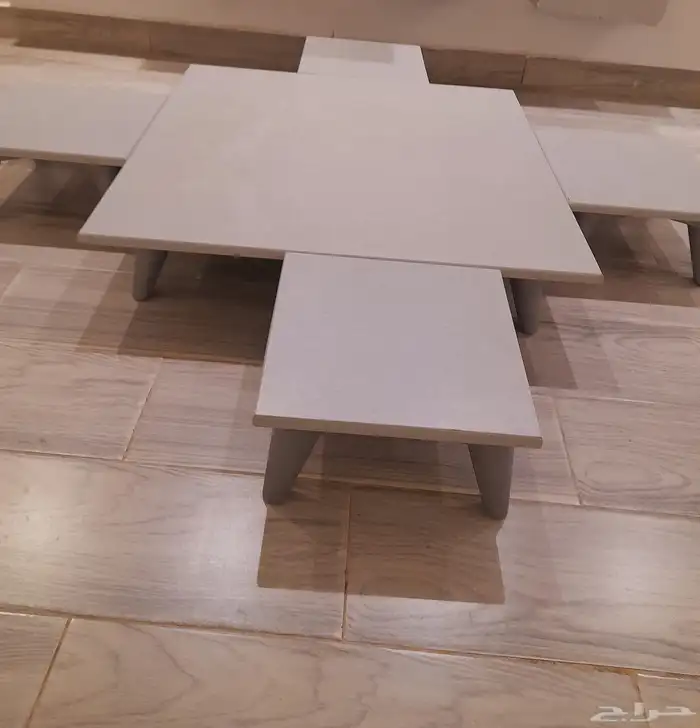 طاولات للبيع 1