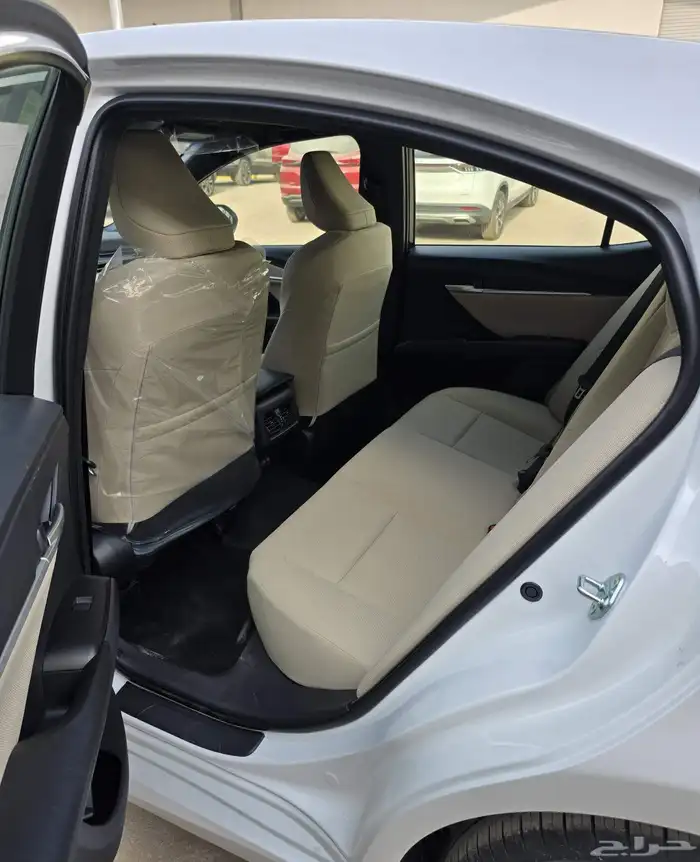 تويوتا كامرى E 2025 3