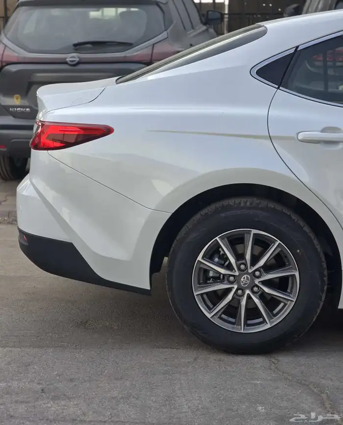 تويوتا كامرى E 2025 2