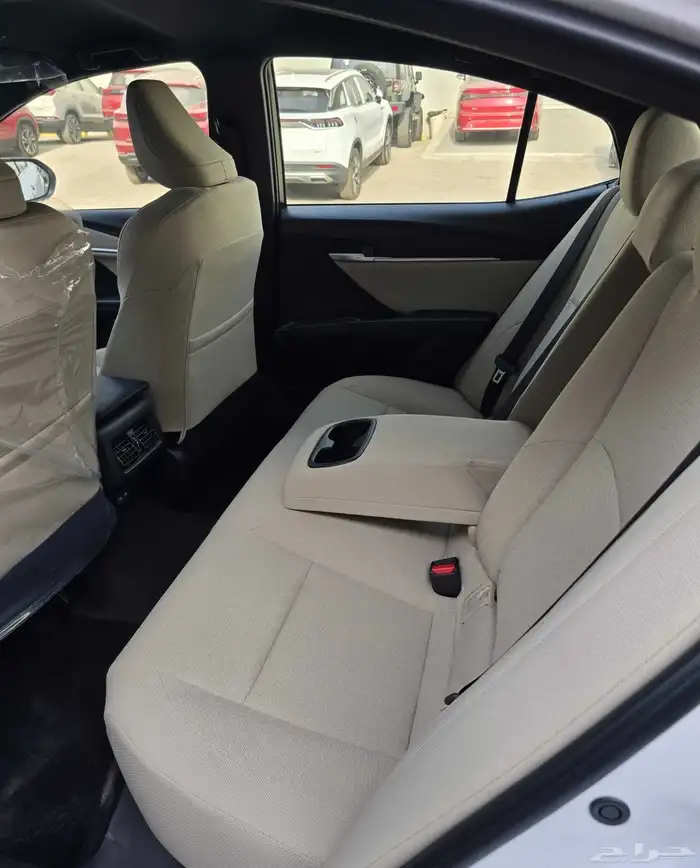 تويوتا كامرى E 2025 4