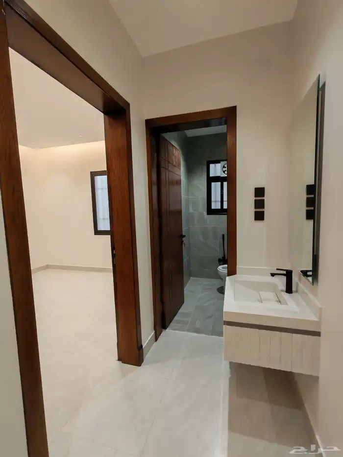 للبيع بأحد رفيده شقه دور ارضي مع حوش واسع من 550 الف 22