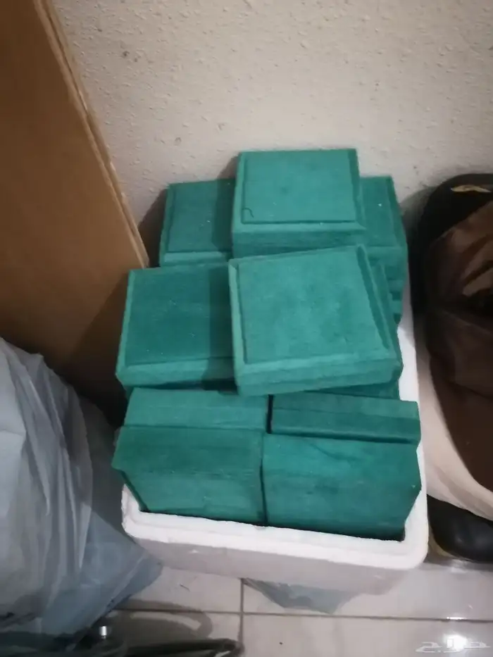 غرفة نوم وأشياء أخرى للبيع عصافير ومكنسة وشلال 14