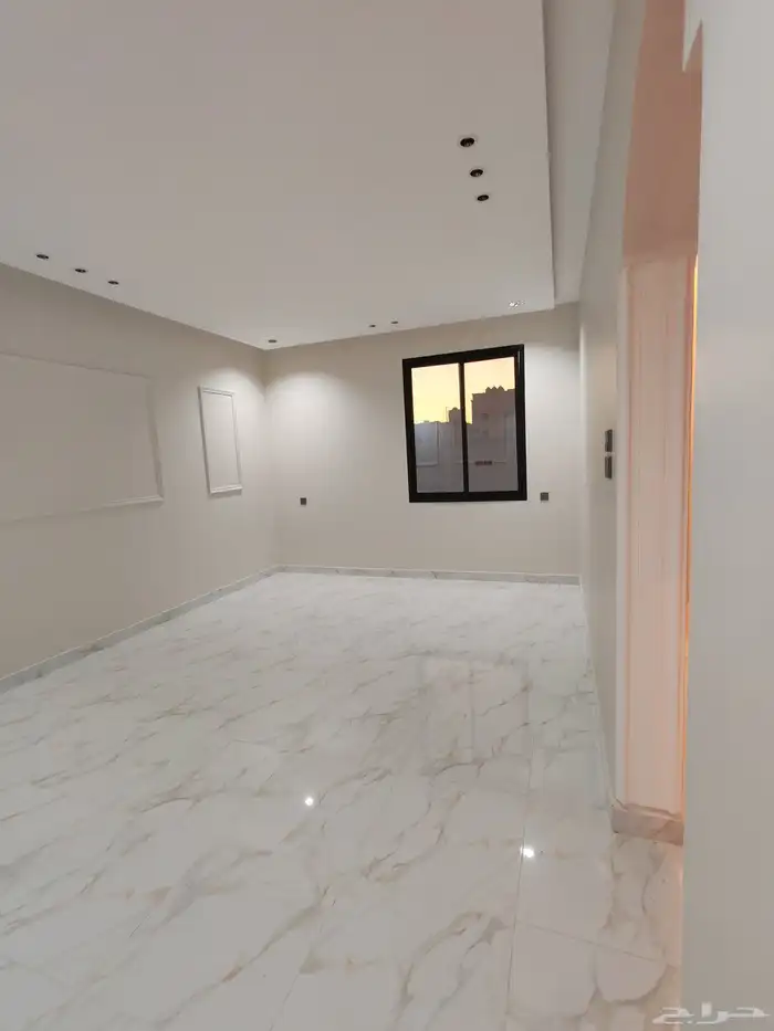 للبيع روف علوي بملحق وبايكه سياره مخطط 6 شمال الخميس 10