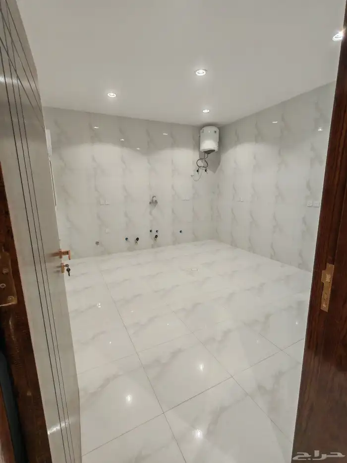 للبيع بأبها المحاله دور ارضي بحوش واسع ب 590 الف 11