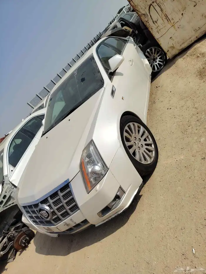 كادلك CTS 2013 للبيع قطع غيار فقط 0