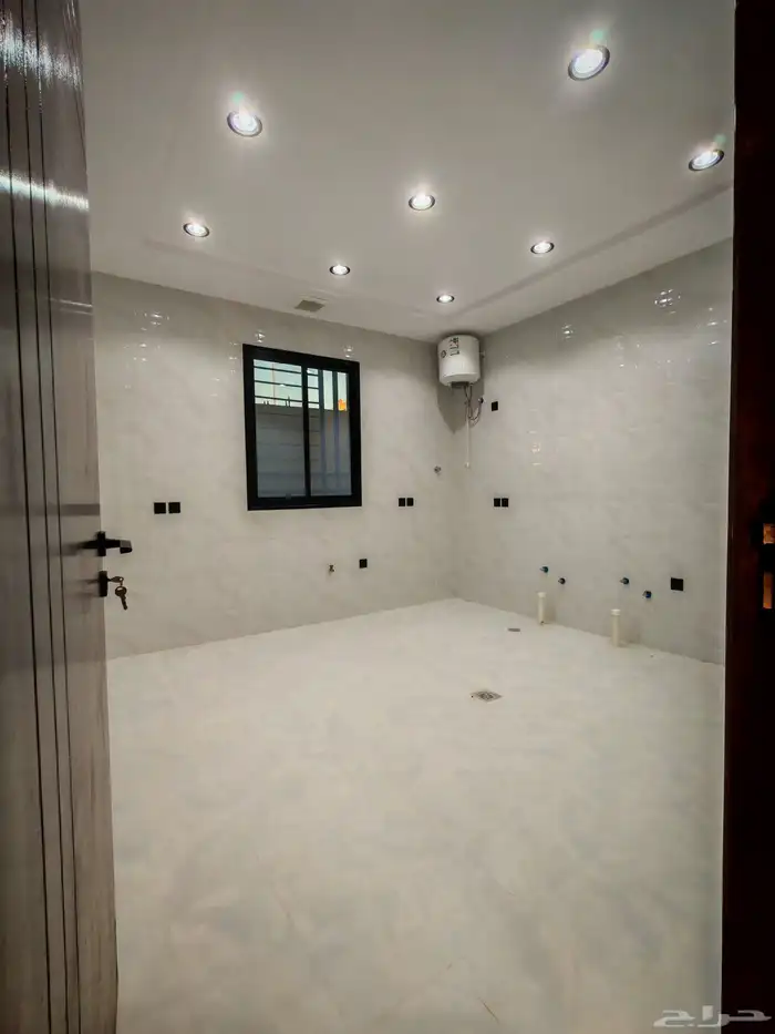 للبيع بدره الموسي ادوار ارضيه حوش واسع ب 550 الف وسط الخدمات 11