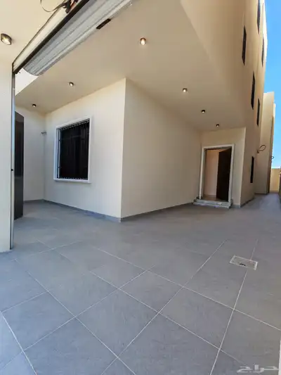 للبيع بأحد رفيده شقه دور ارضي مع حوش واسع من 550 الف index