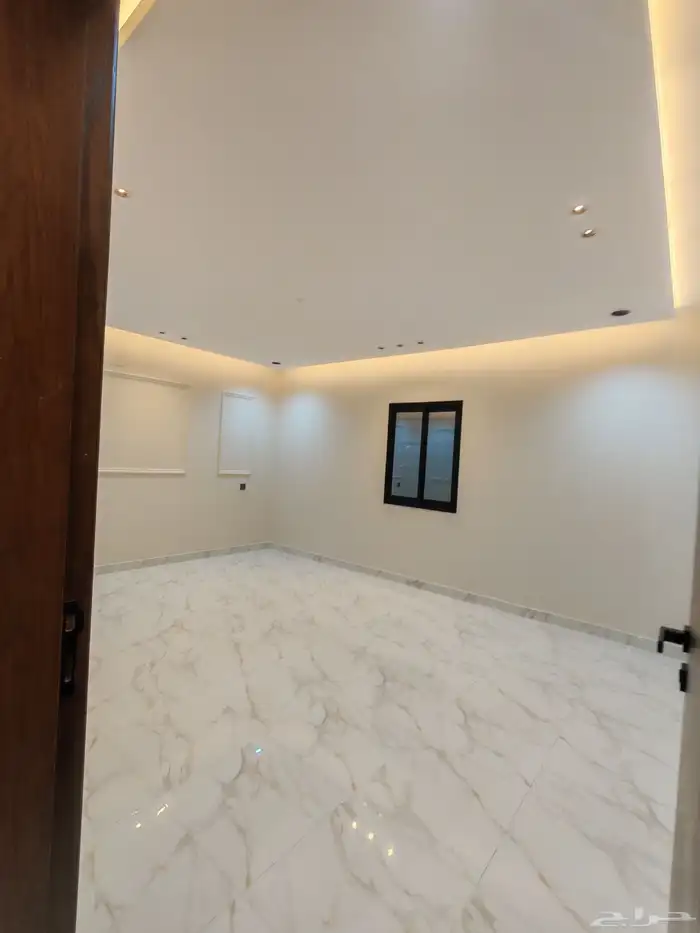 للبيع روف علوي بملحق وبايكه سياره مخطط 6 شمال الخميس 14