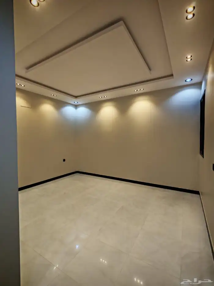 للبيع بدره الموسي ادوار ارضيه حوش واسع ب 550 الف وسط الخدمات 26