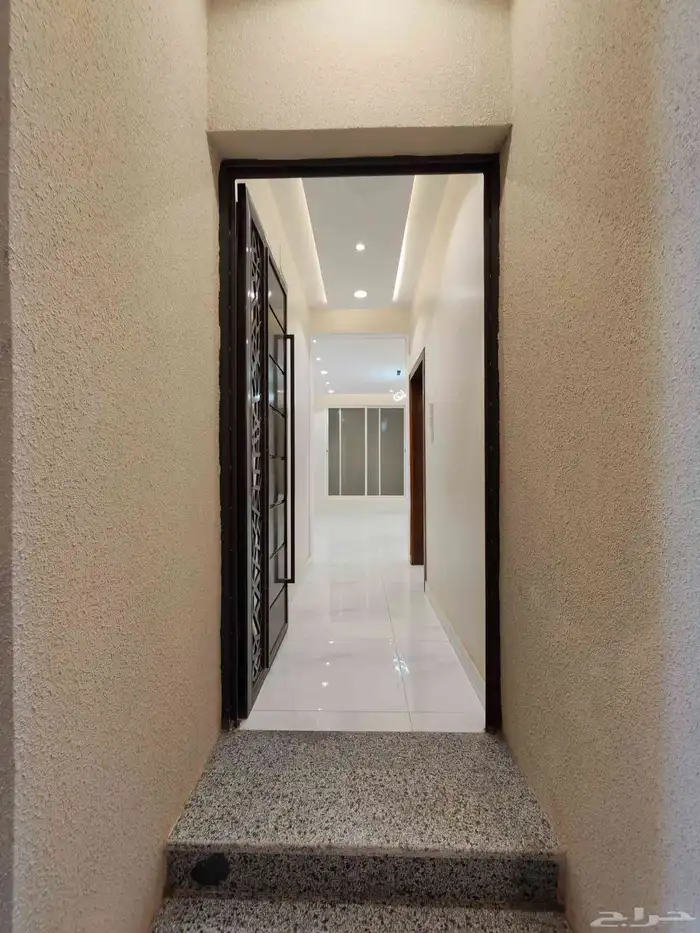 للبيع بأبها المحاله دور ارضي بحوش واسع ب 590 الف 12