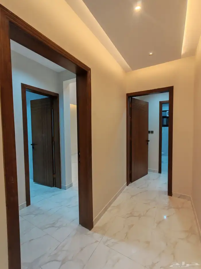 للبيع روف علوي بملحق وبايكه سياره مخطط 6 شمال الخميس 18