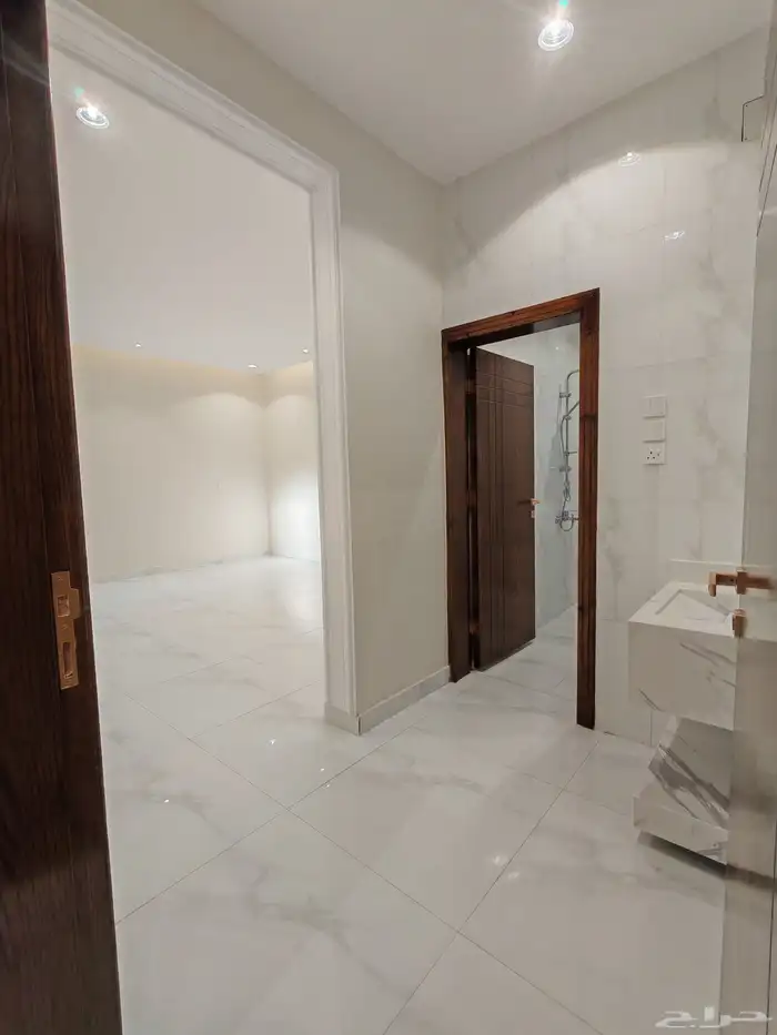 للبيع بأبها المحاله دور ارضي بحوش واسع ب 590 الف 21