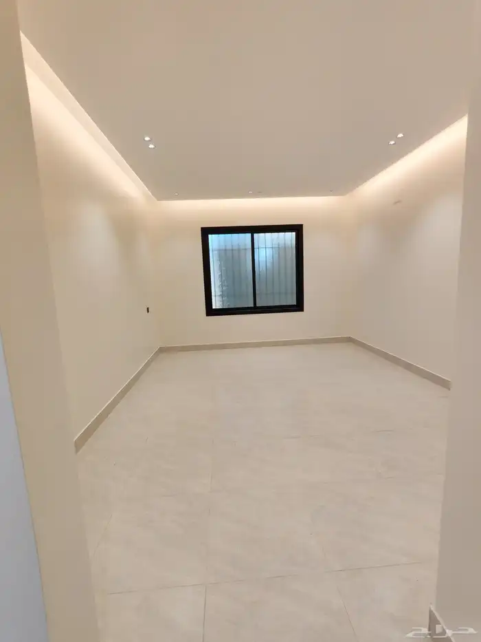 للبيع بأحد رفيده شقه دور ارضي مع حوش واسع من 550 الف 7