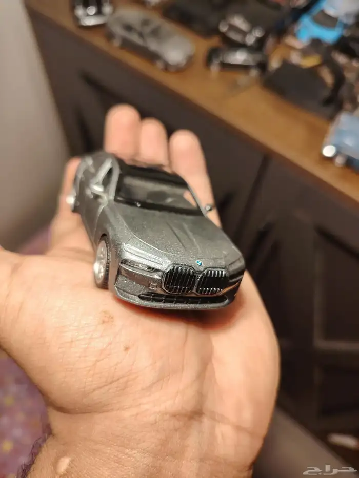 مجسم BMW الفئة السابعة 2025 5