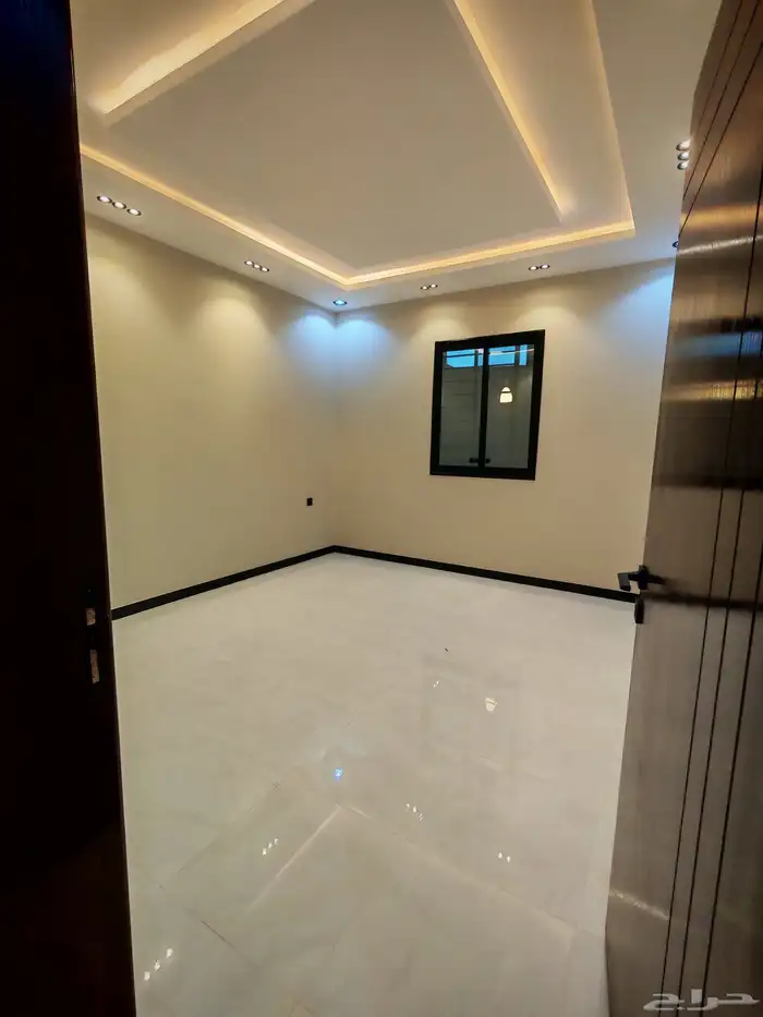 للبيع بدره الموسي ادوار ارضيه حوش واسع ب 550 الف وسط الخدمات 22