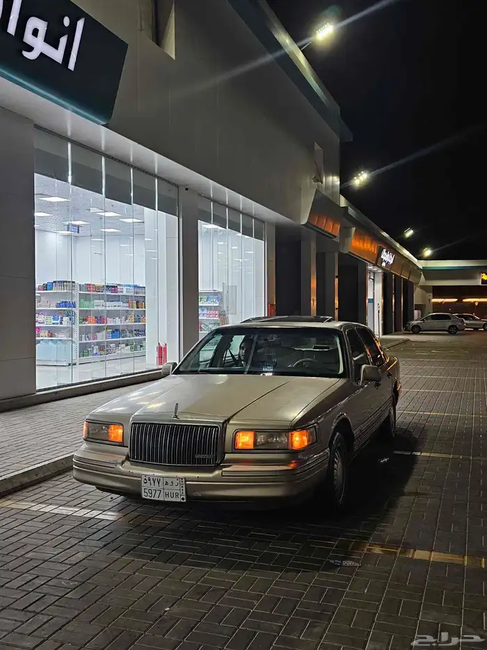 لينكون تاون كار 1995 12