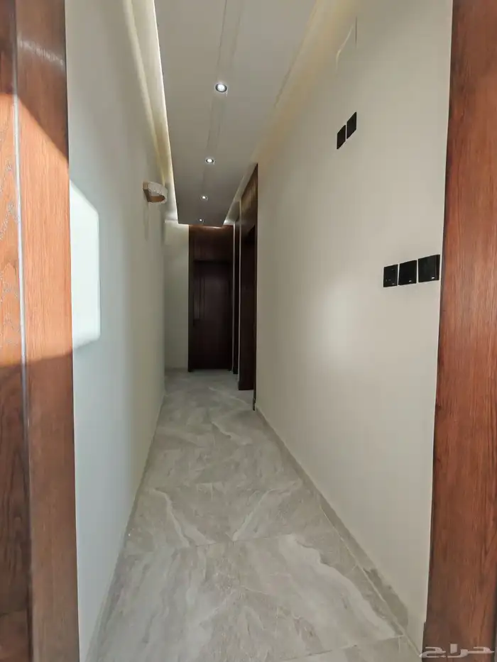 للبيع بحي البديع شقه دور ارضي6 غرف مدخل مستقل من 500 الف vip 16