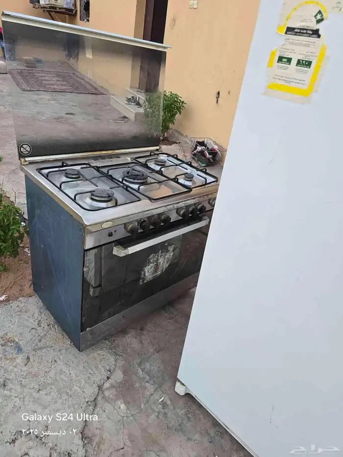فرن غاز ومكنسه وثلاجة تبريد للبيع شغال 2