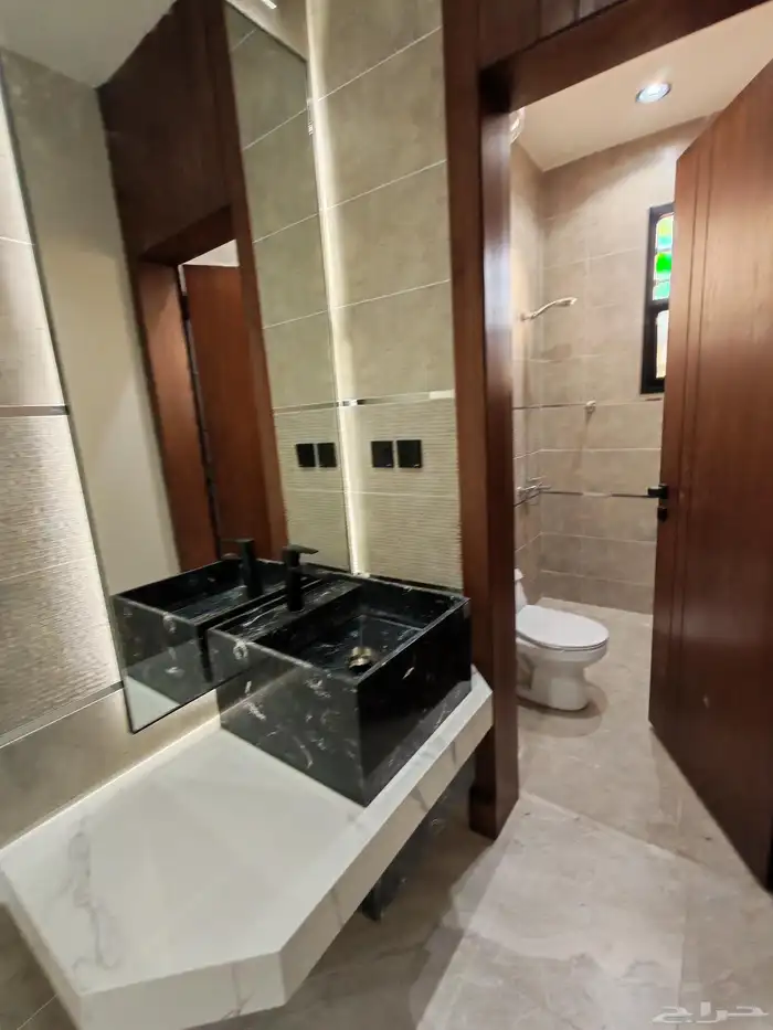 للبيع بحي البديع شقه دور ارضي6 غرف مدخل مستقل من 500 الف vip 4