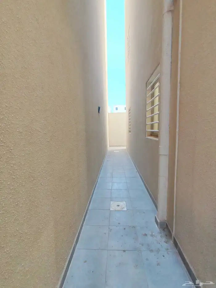 للبيع بأبها المحاله دور ارضي بحوش واسع ب 590 الف 17