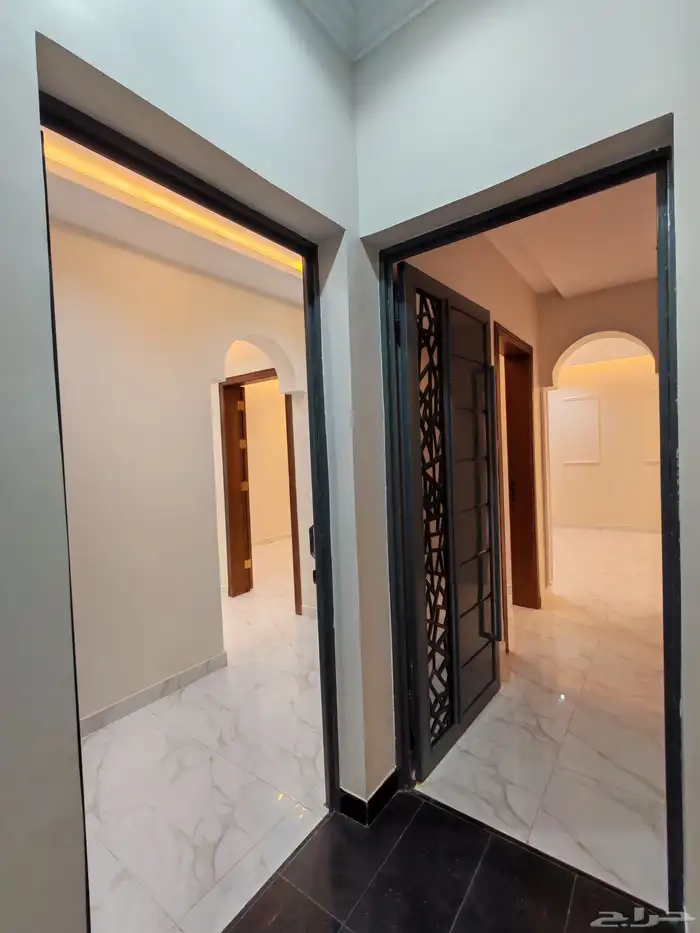 للبيع روف علوي بملحق وبايكه سياره مخطط 6 شمال الخميس 5