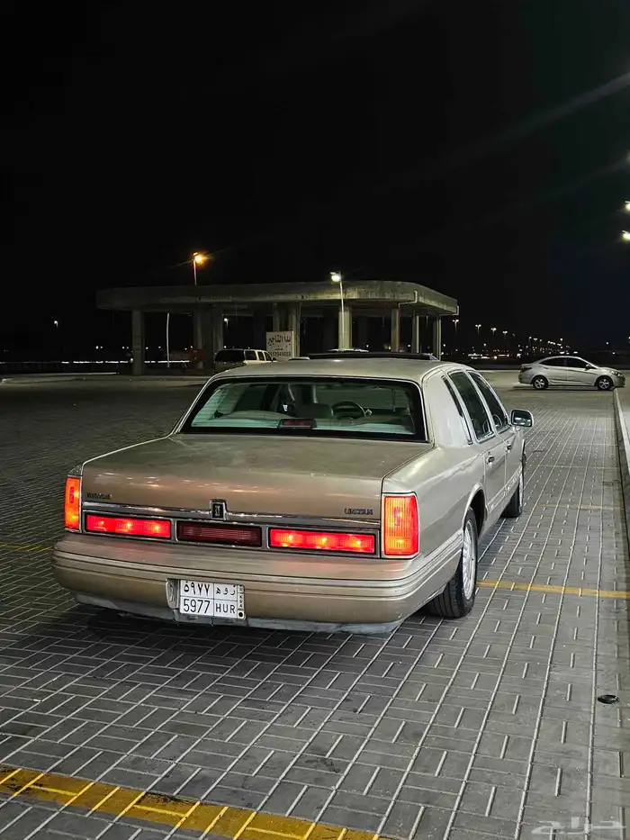 لينكون تاون كار 1995 9