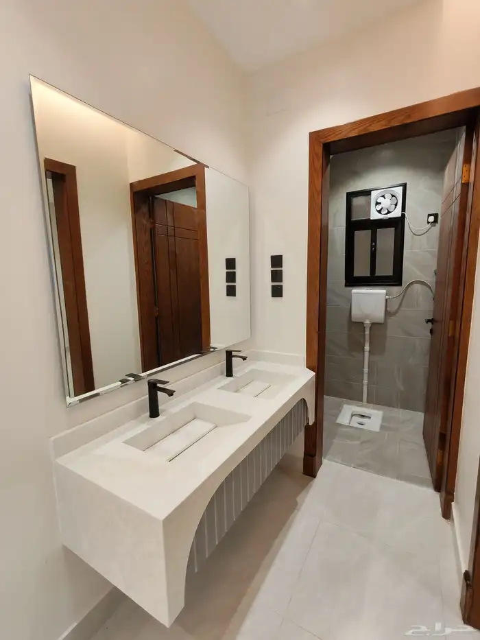 للبيع بأحد رفيده شقه دور ارضي مع حوش واسع من 550 الف 8