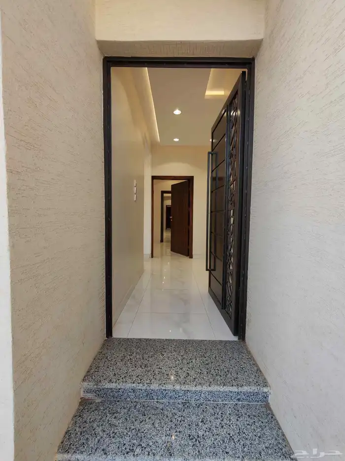 للبيع بأبها المحاله دور ارضي بحوش واسع ب 590 الف 6