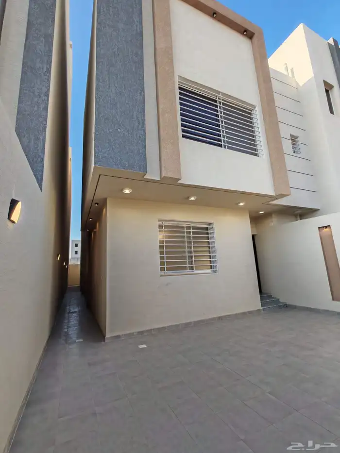 للبيع بأبها المحاله دور ارضي بحوش واسع ب 590 الف 3