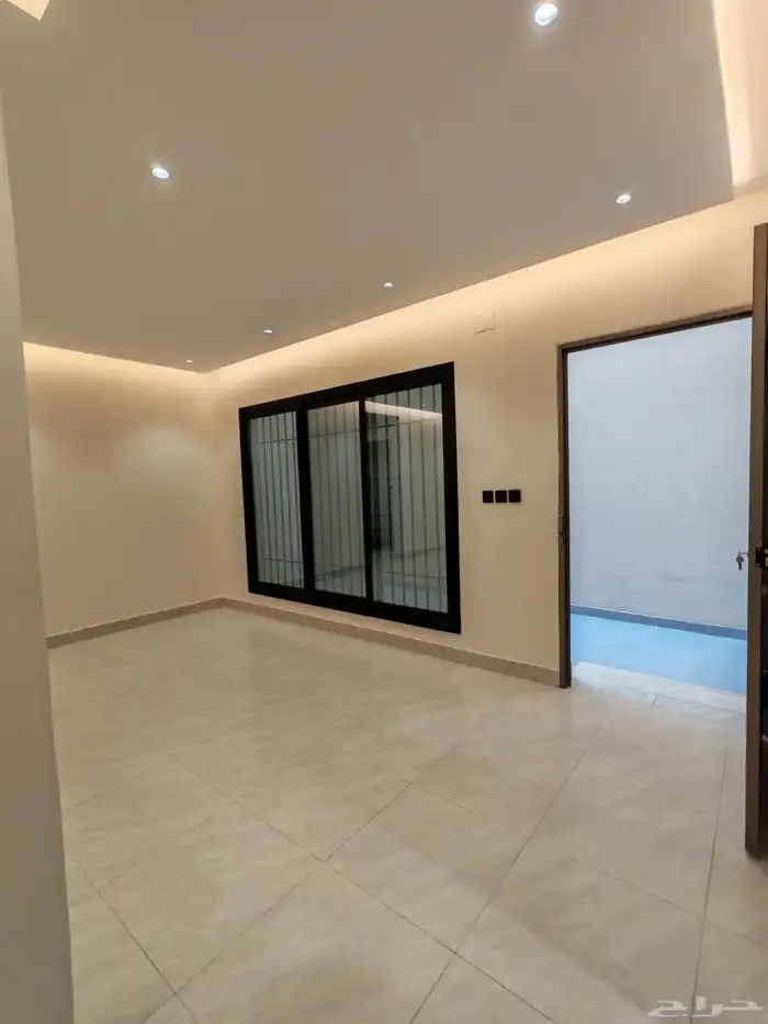 للبيع بأحد رفيده شقه دور ارضي مع حوش واسع من 550 الف 13