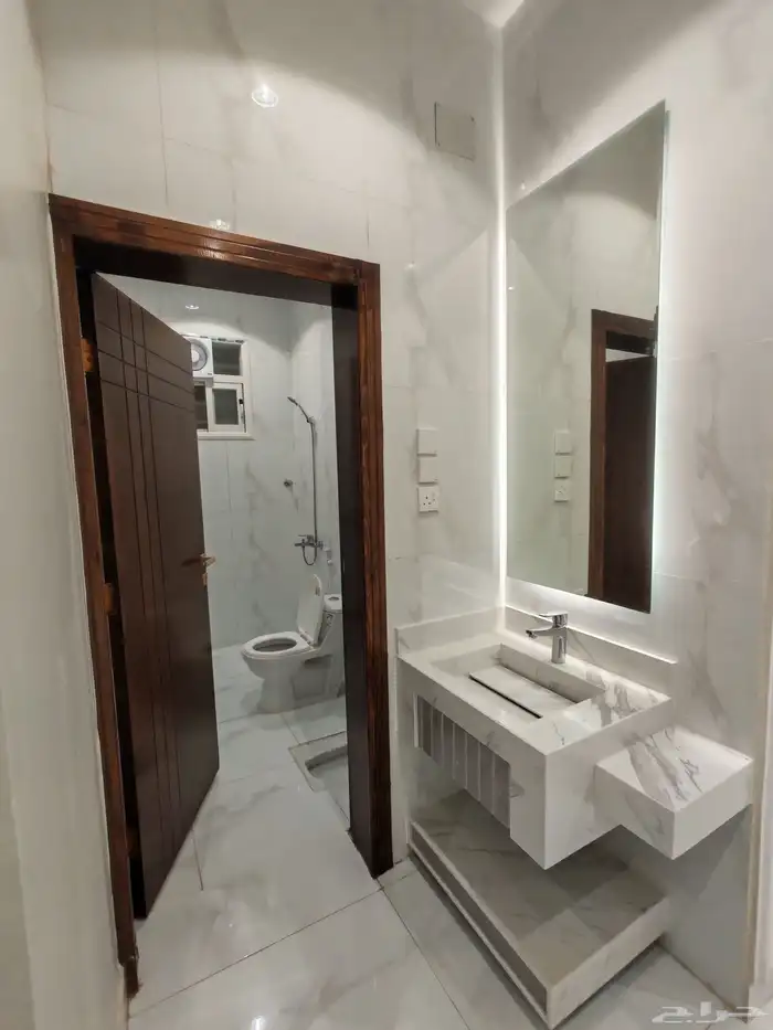 للبيع بأبها المحاله دور ارضي بحوش واسع ب 590 الف 24