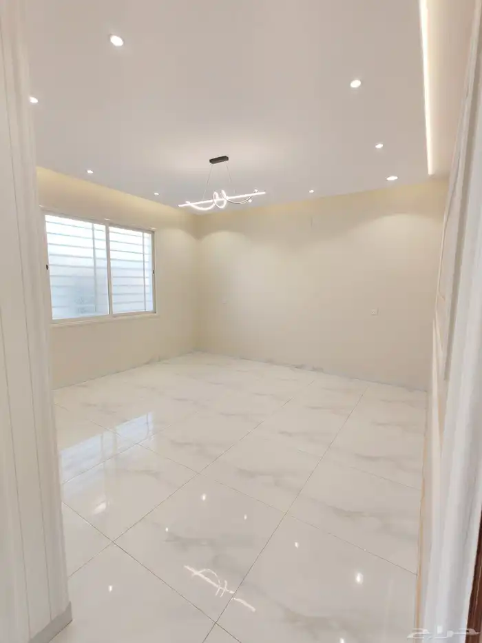 للبيع بأبها المحاله دور ارضي بحوش واسع ب 590 الف 8