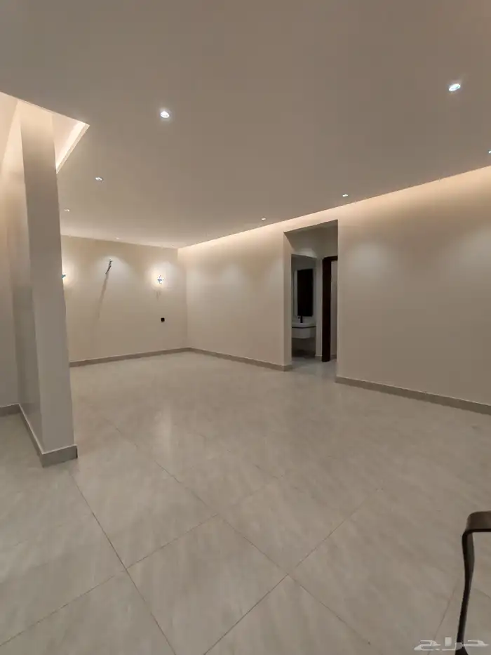 للبيع بأحد رفيده شقه دور ارضي مع حوش واسع من 550 الف 14