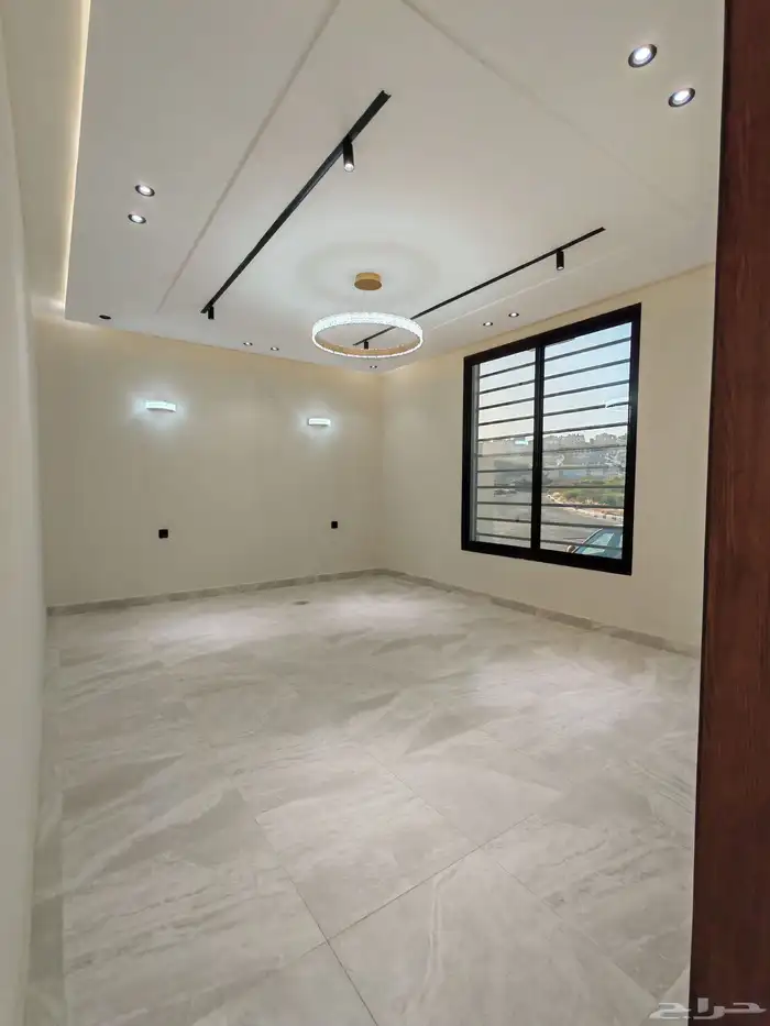 للبيع بحي البديع شقه دور ارضي6 غرف مدخل مستقل من 500 الف vip 3