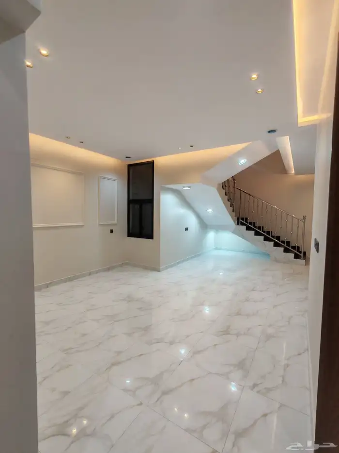 للبيع روف علوي بملحق وبايكه سياره مخطط 6 شمال الخميس 13