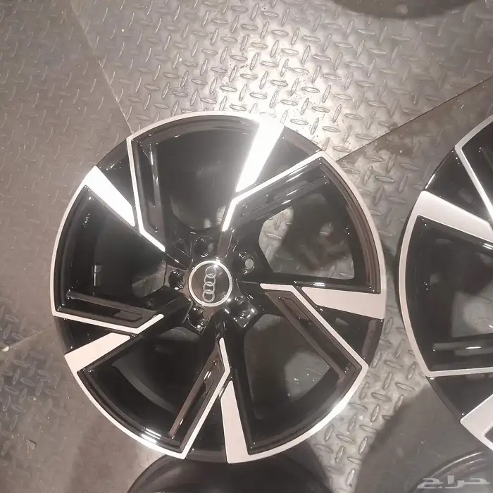 طقم جنوط اودي مقاس 18 5