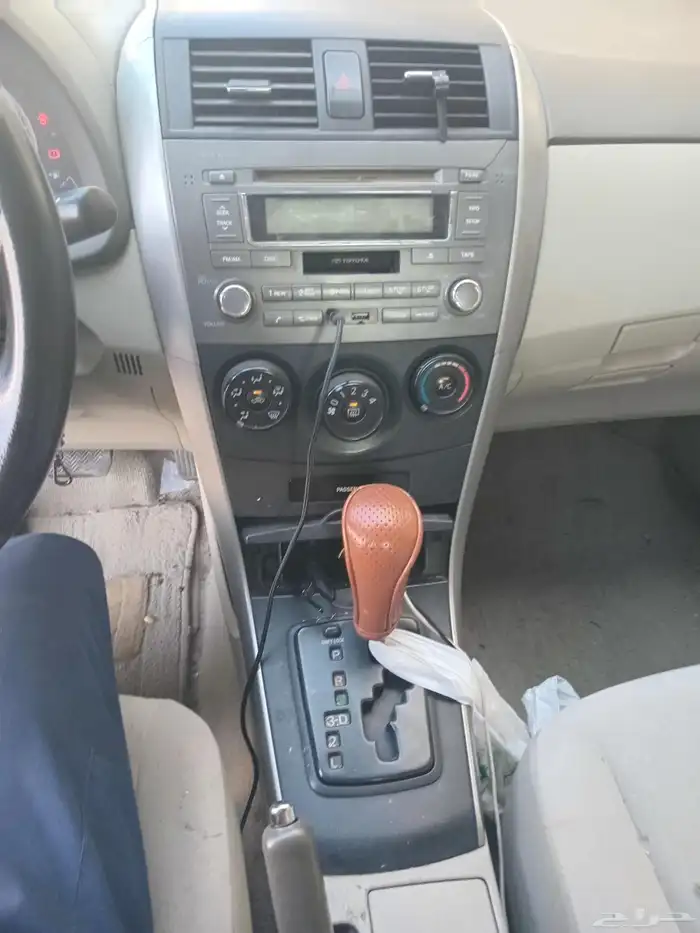 تويوتا كورلا اتوماتيك لون بحري موديل 2010 2