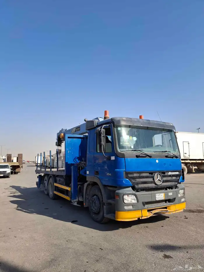 اكترس مسقس عليها ونش 10طن مديل 2007 3