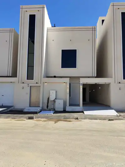 للبيع بأحد رفيده شقه دور ارضي مع حوش واسع من 550 الف index