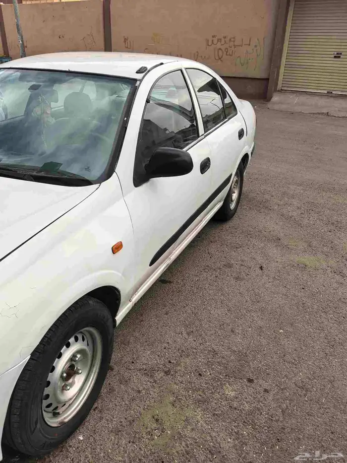 للبيع سيارة نيسان صني موديل 2001 1