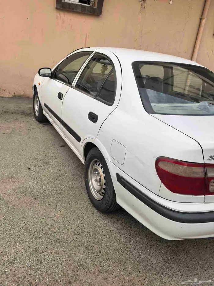 للبيع سيارة نيسان صني موديل 2001 2