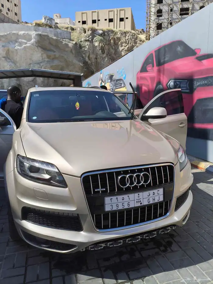 اودي Q7 2010 نضيف جدا 10