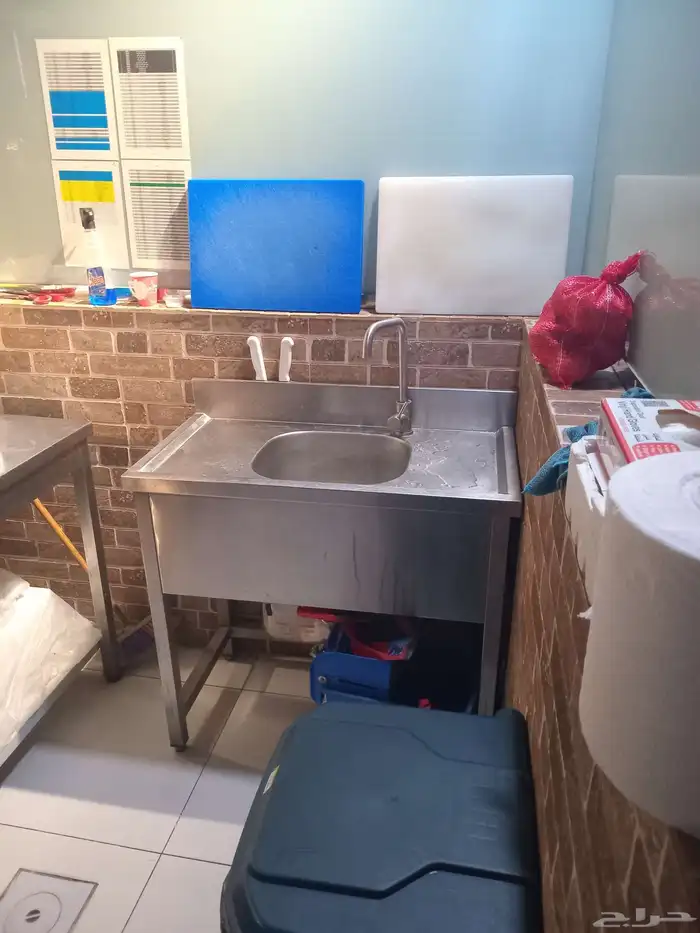 اغراض محل خضار و بقاله للبيع 5